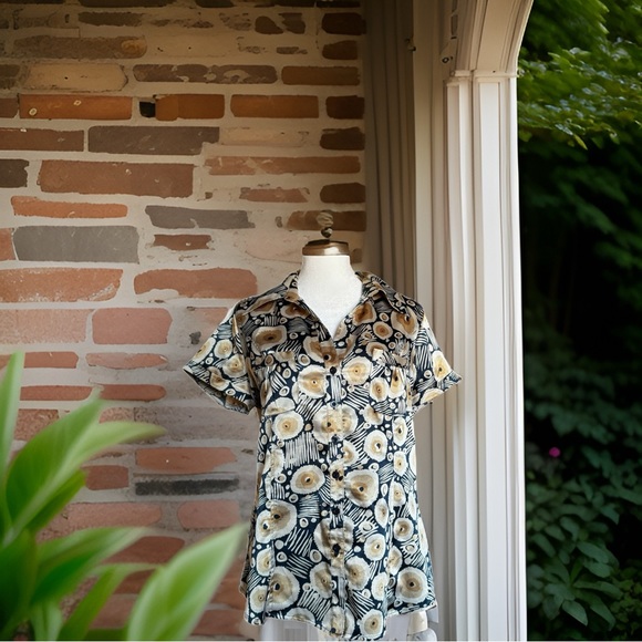 BCBG Designer Blouse Sz Med - Picture 4 of 13